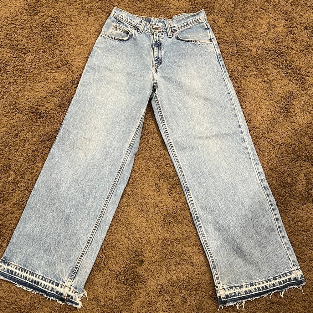 Vintage Levi 575 - Wide Leg!!